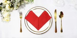 Napkin Folding Heart - Thumbnail