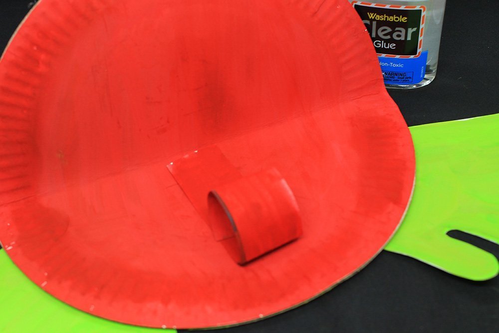 How to Make a Paper Plate Frog - Step 42