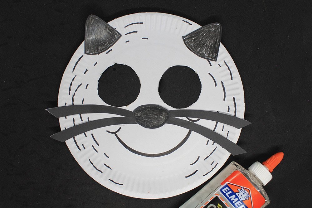 How to Make a Paper Plate Cat - Step 19
