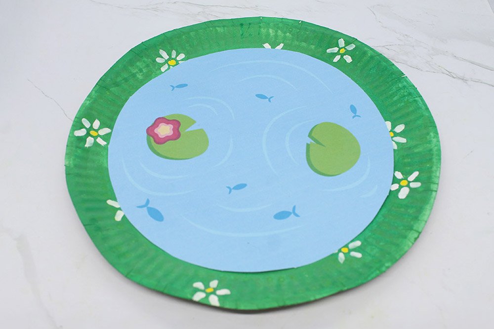 How To Make a Paper Plate Duck - Step 07