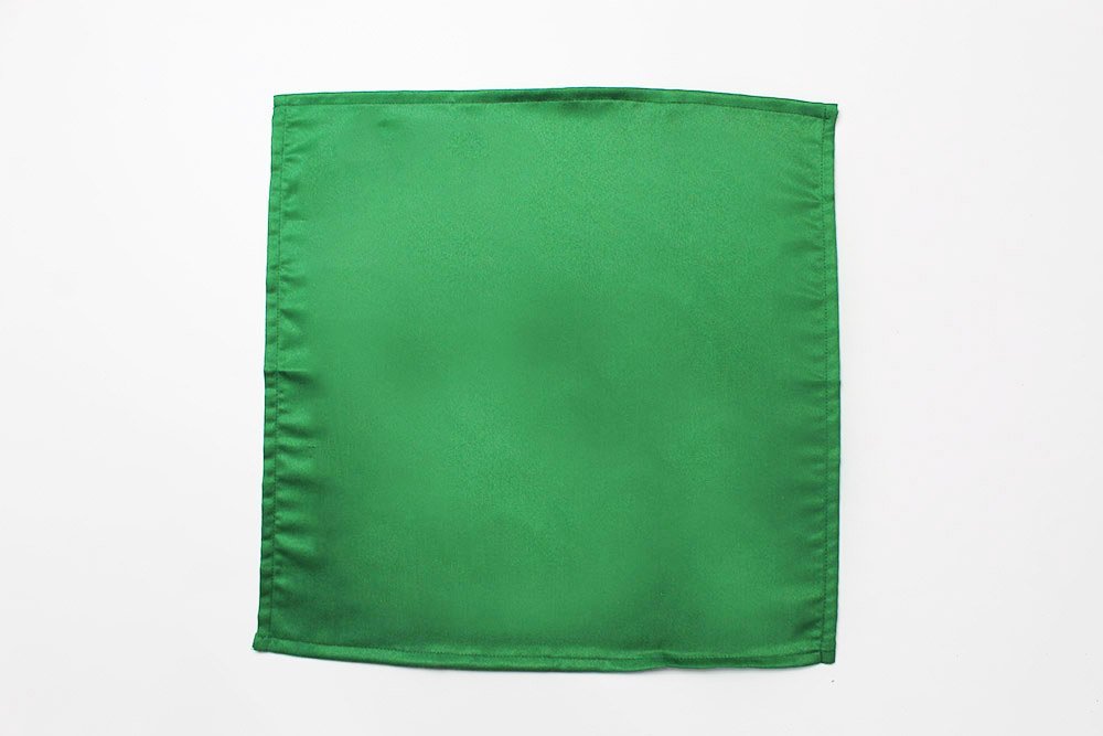 how_to_make_the_pillar_napkin_fold_step_1